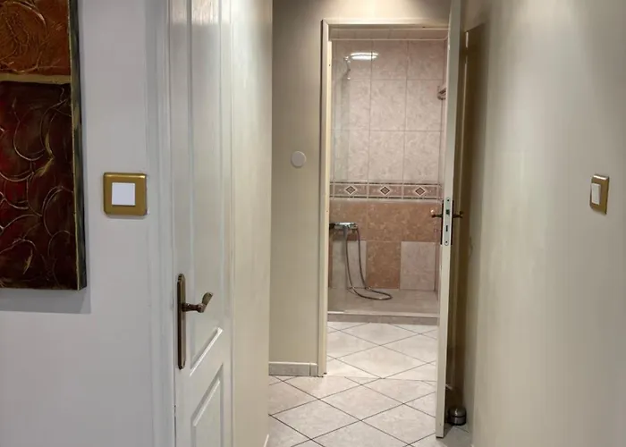 Grand Centre Apartment *